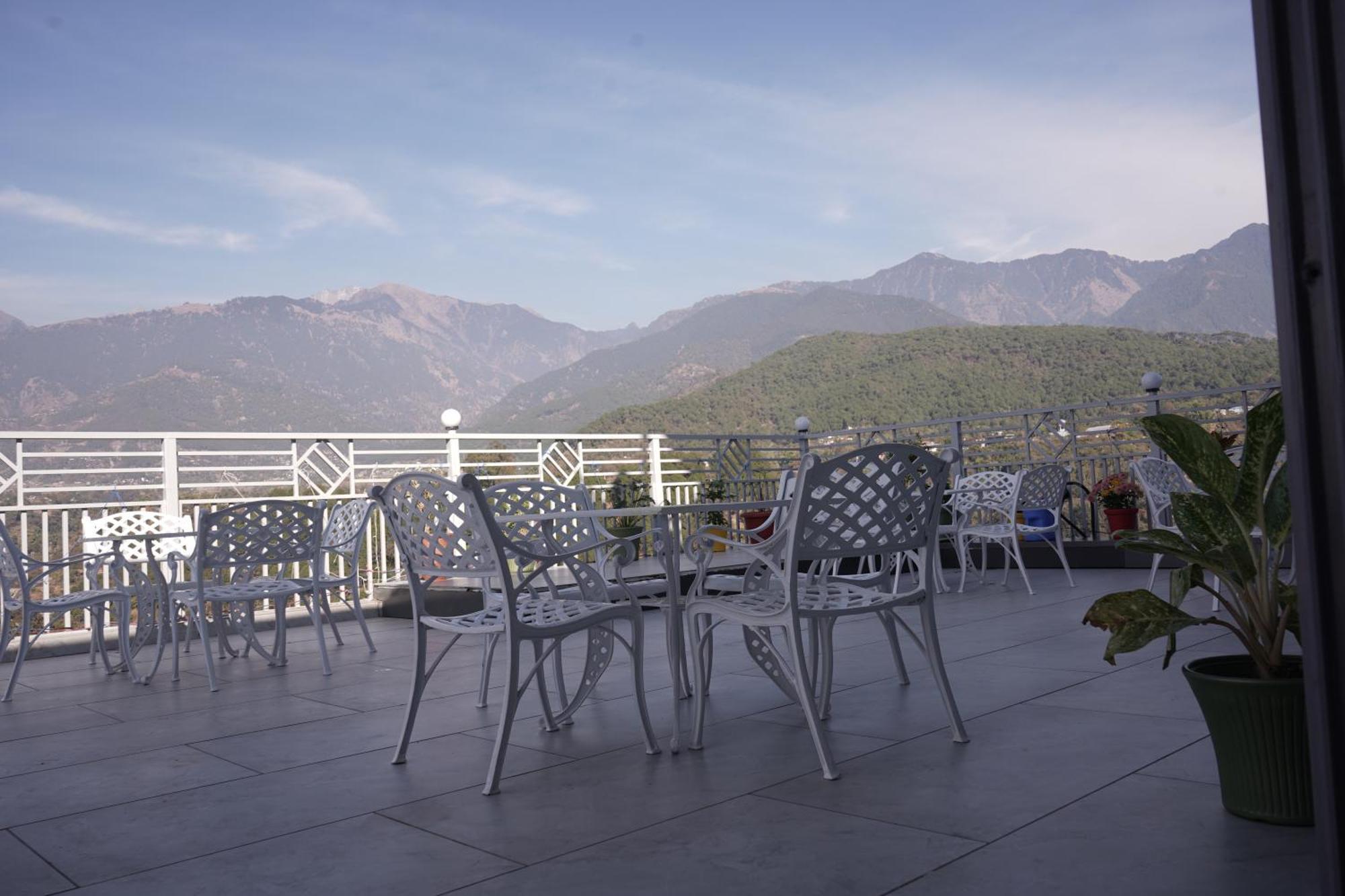 The Grand View Hotell Baijnāth Exteriör bild
